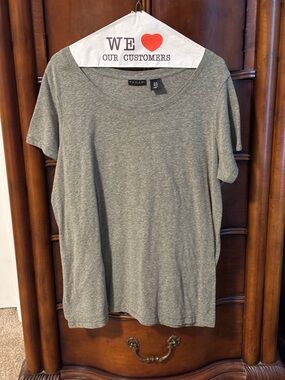 Tahari Heather Gray Short Sleeve Scoop Neck Tee